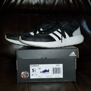Adidas Kids Shoes Size 5 1/2